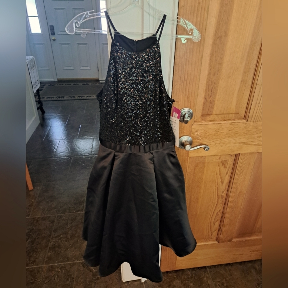***NEW W/ TAGS*** Black Sequin Dress